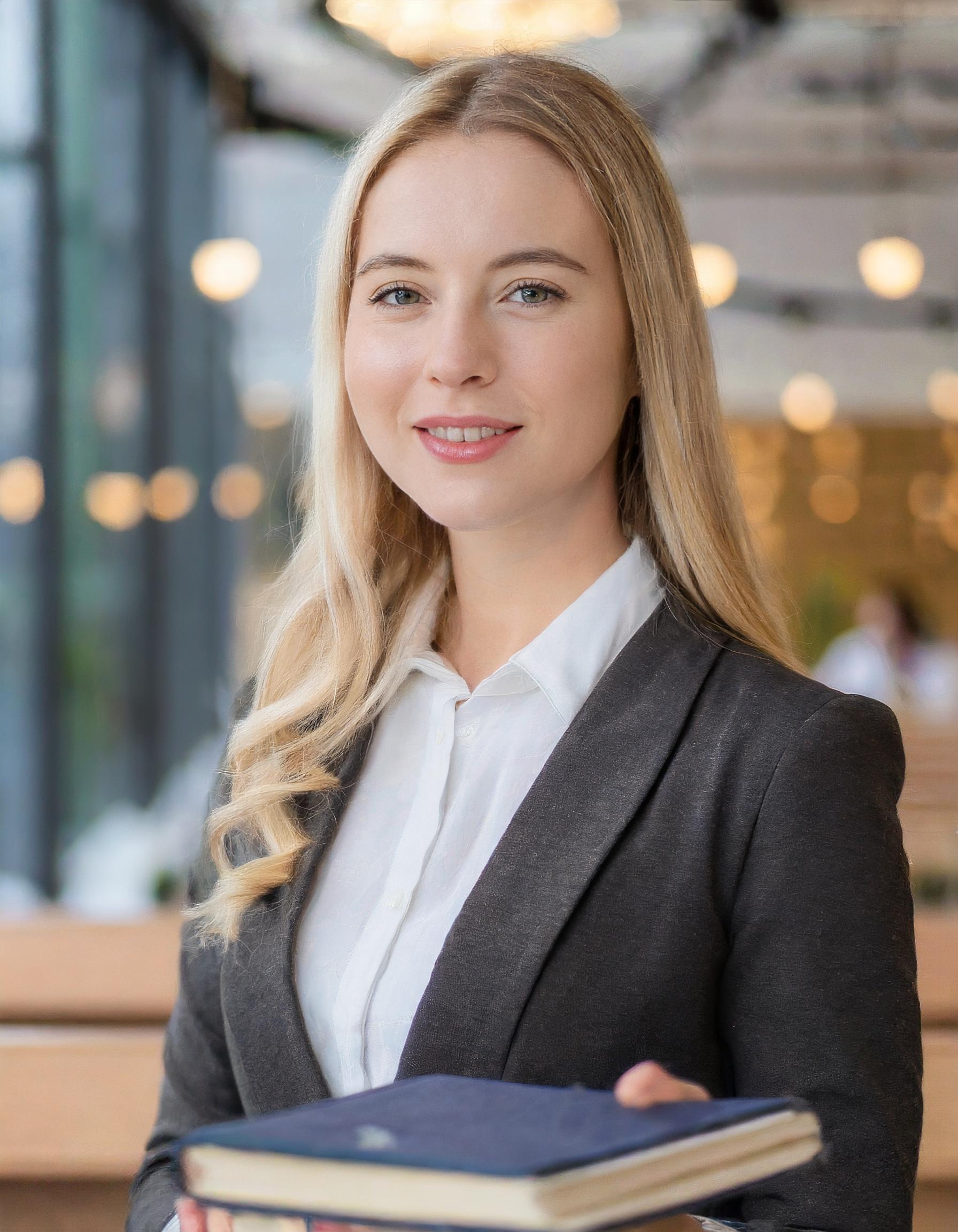 Julia Becker Portrait